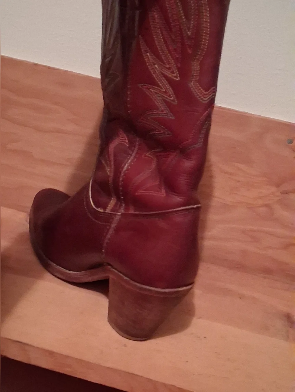 Frye Burgundy Leather Western Heeled Boots - Picture 2 of 7